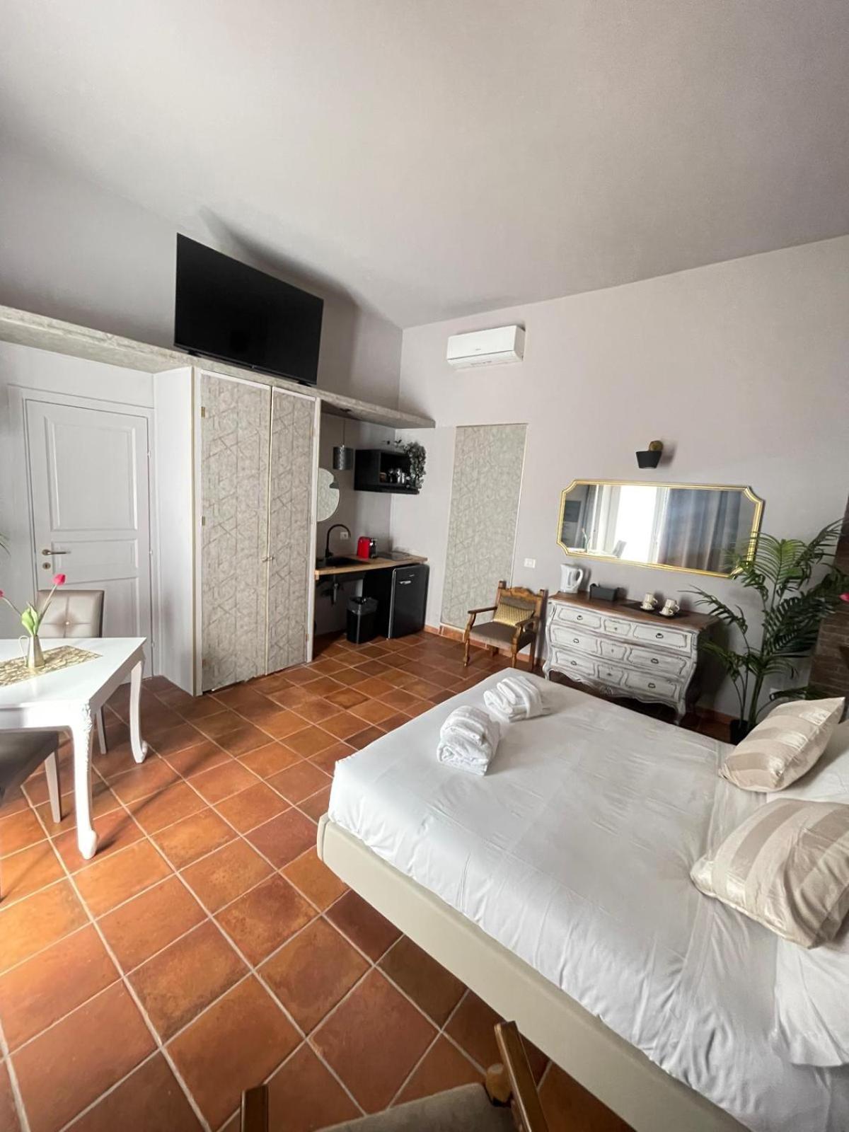 Lucilla'S Suite San Pietro Station روما المظهر الخارجي الصورة